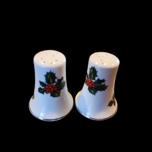 Lefton #1955 Salt & Pepper Set - Picture 1 of 3